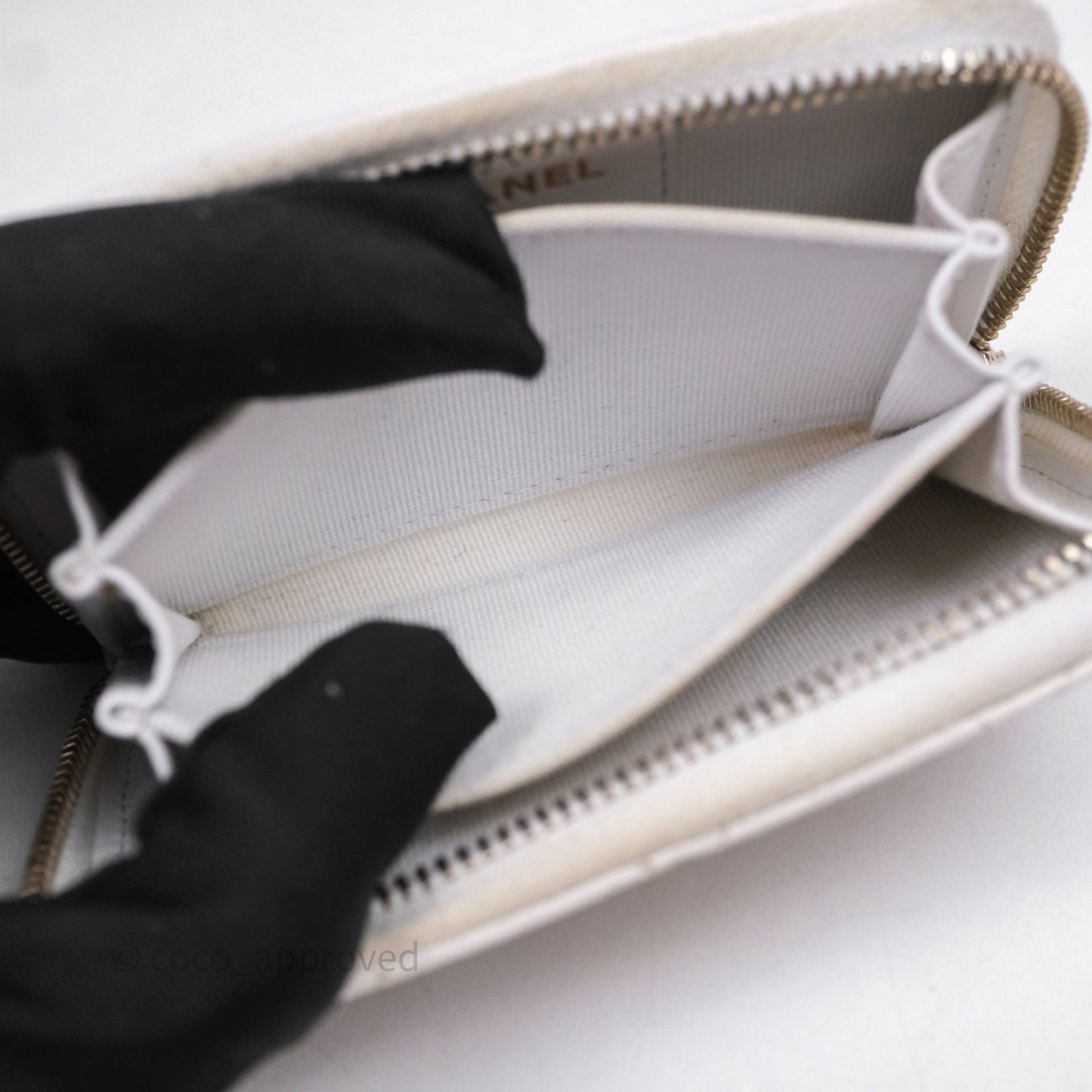 Chanel Classic Zipped Coin Purse White Caviar Gold Hardware