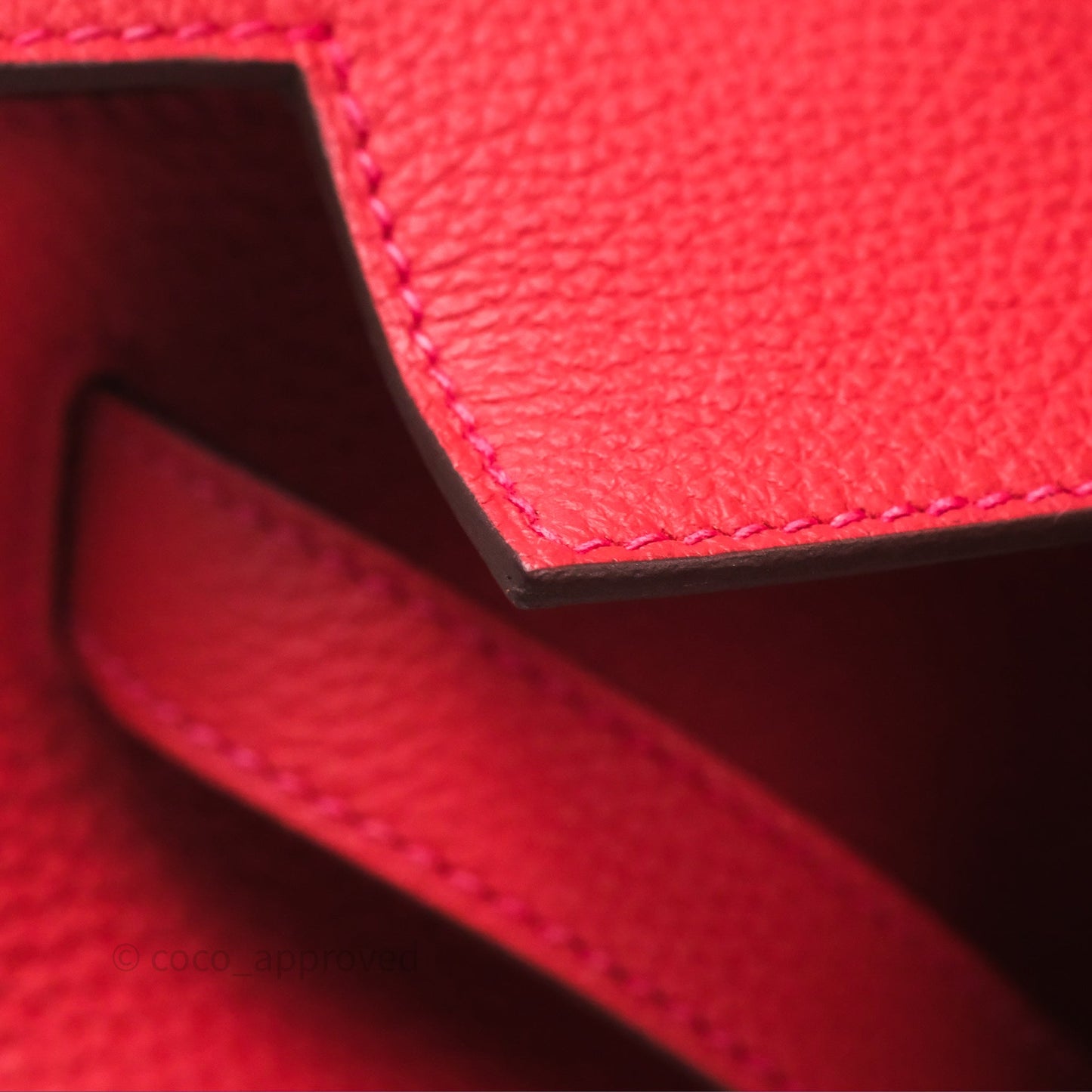 Hermès Kelly 28 Retourne Geranium D5 Togo Gold Hardware