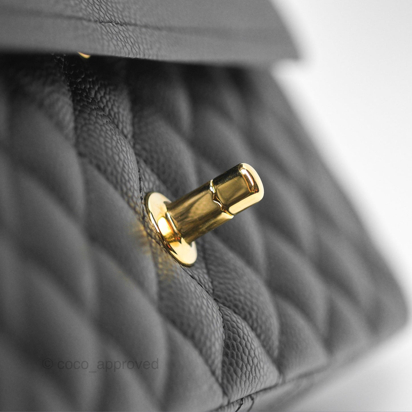 Chanel M/L Medium Classic Flap Quilted Black Caviar 24K Gold Hardware