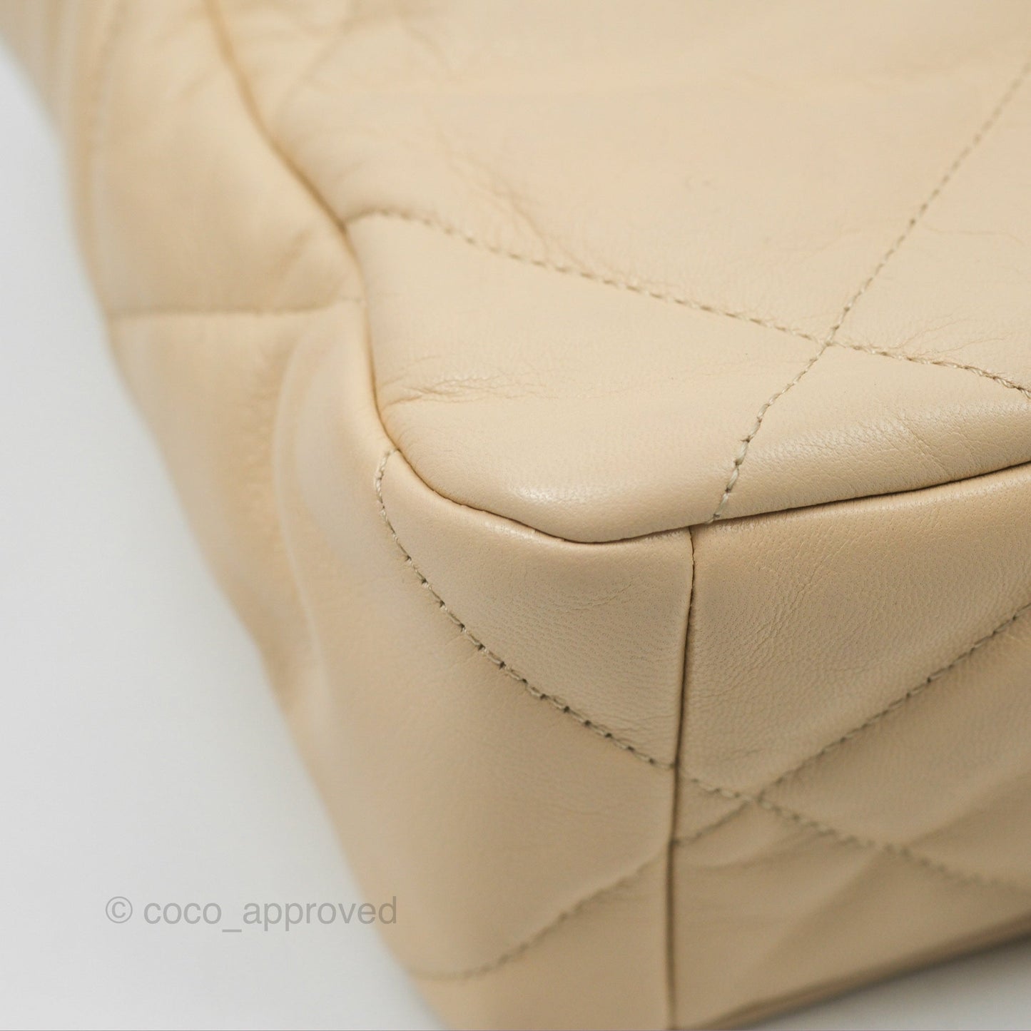 Chanel 19 Medium Beige Mixed Hardware