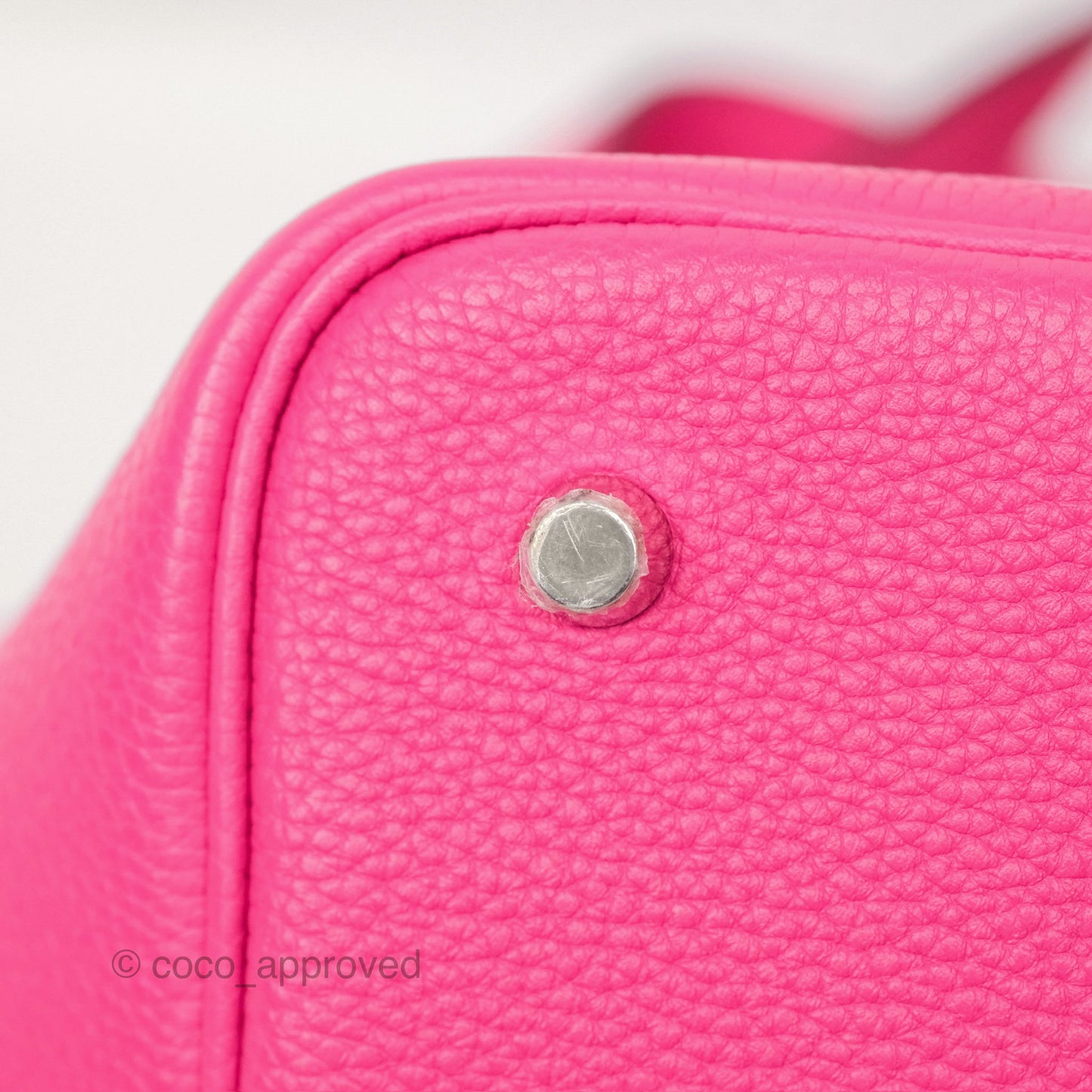 Hermès Picotin Lock 22 Rose Shocking 5R Taurillon Maurice Palladium Hardware