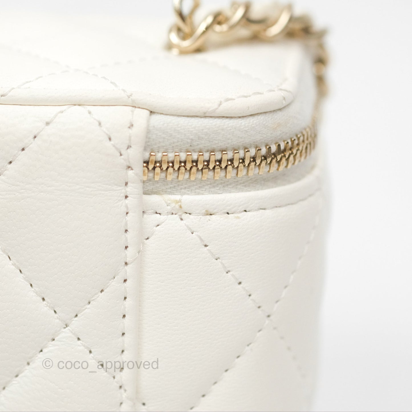 Chanel Mini Ball Crush Vanity With Chain White Lambskin Gold Hardware