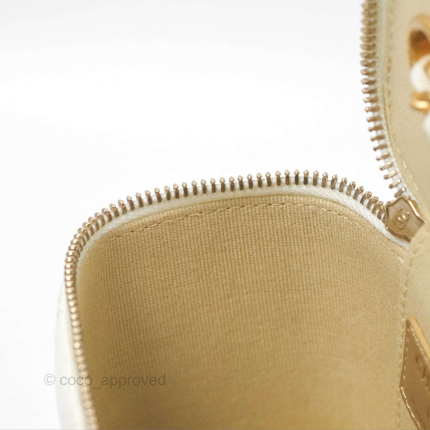 Chanel Mini Pearl Crush Vanity With Chain White Lambskin Gold Hardware