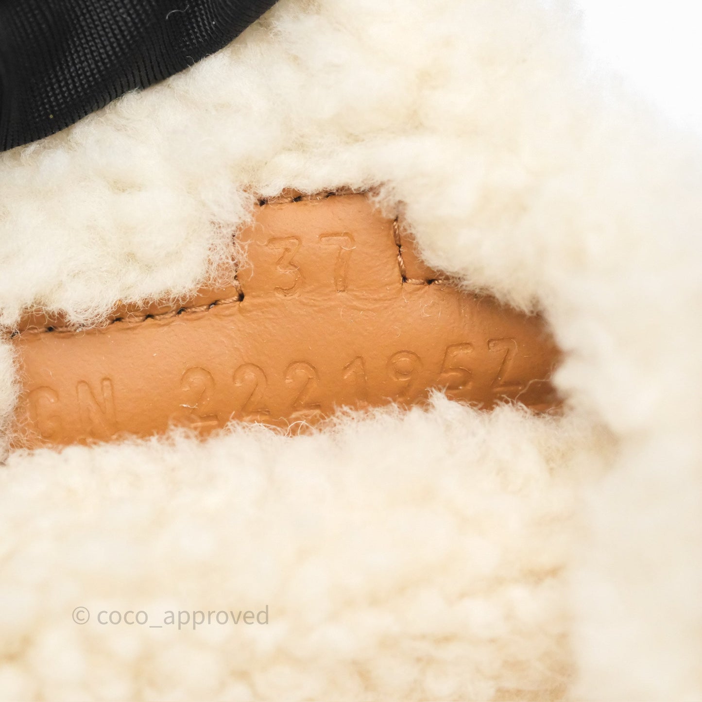 Hermès Chypre Sandal Shearling Beige Kraft / Ecru Goatskin Size 37