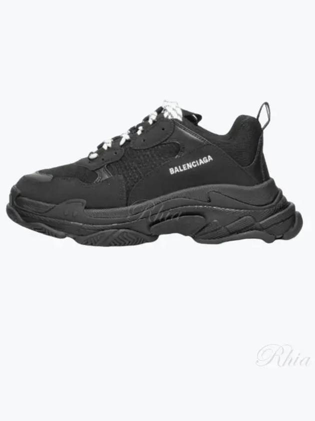 Luxury Balenciaga Triple S Low Top Sneakers Black