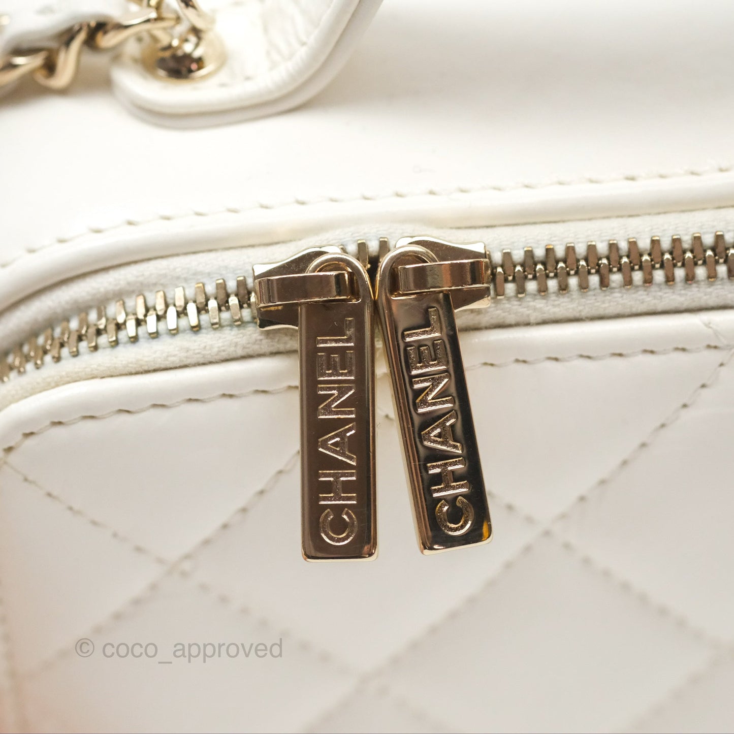 Chanel Top Handle Quilted Vanity Case White Shiny Lambskin Good Hardware