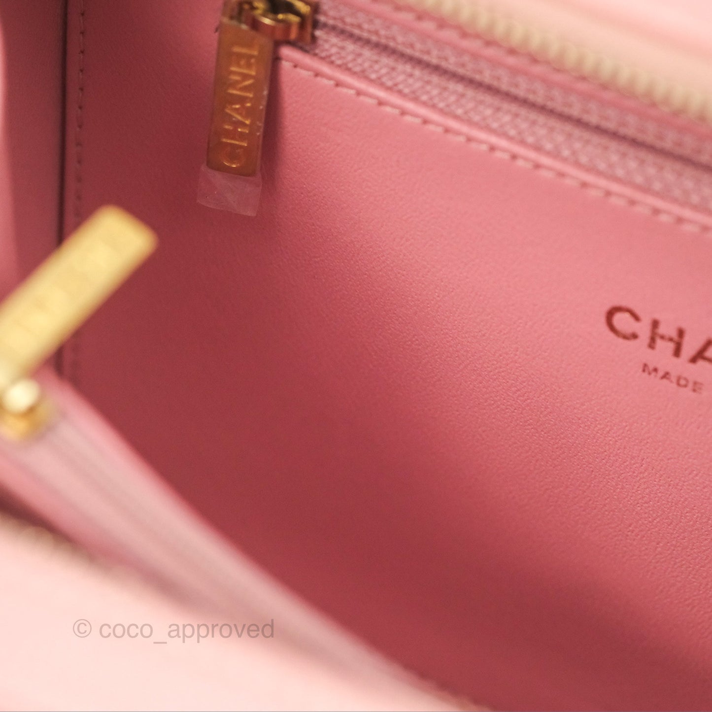 Chanel Quilted Medium CC Filigree Vanity Case Pink Caviar Gold Hardware