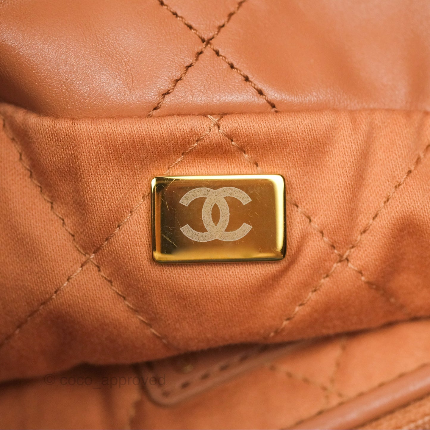 Chanel 22 Medium Caramel Beige Shiny Calfskin Aged Gold Hardware
