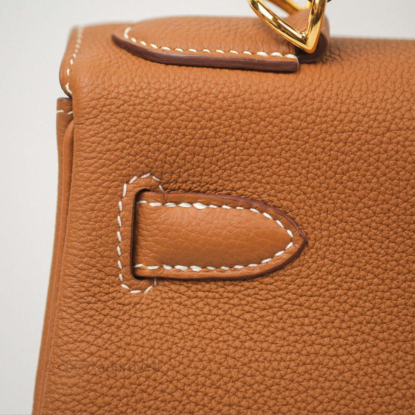 Hermès Retourne Kelly 28 Gold Togo Gold Hardware