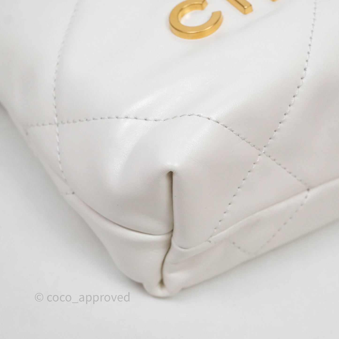 Chanel 22 Mini Bag White Shiny Crumpled Calfskin