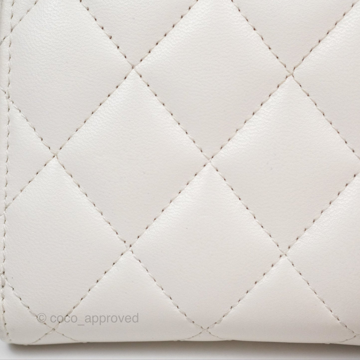 Chanel Pearl CC Zipped Coin Purse White Lambskin Gold Hardware