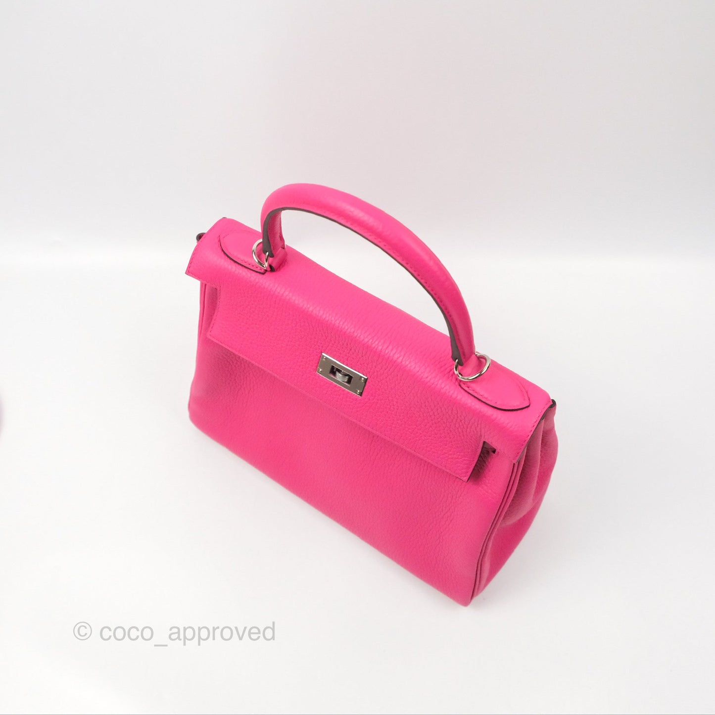 Hermès Retourne Kelly 28 Rose Shocking Clemence Palladium Hardware