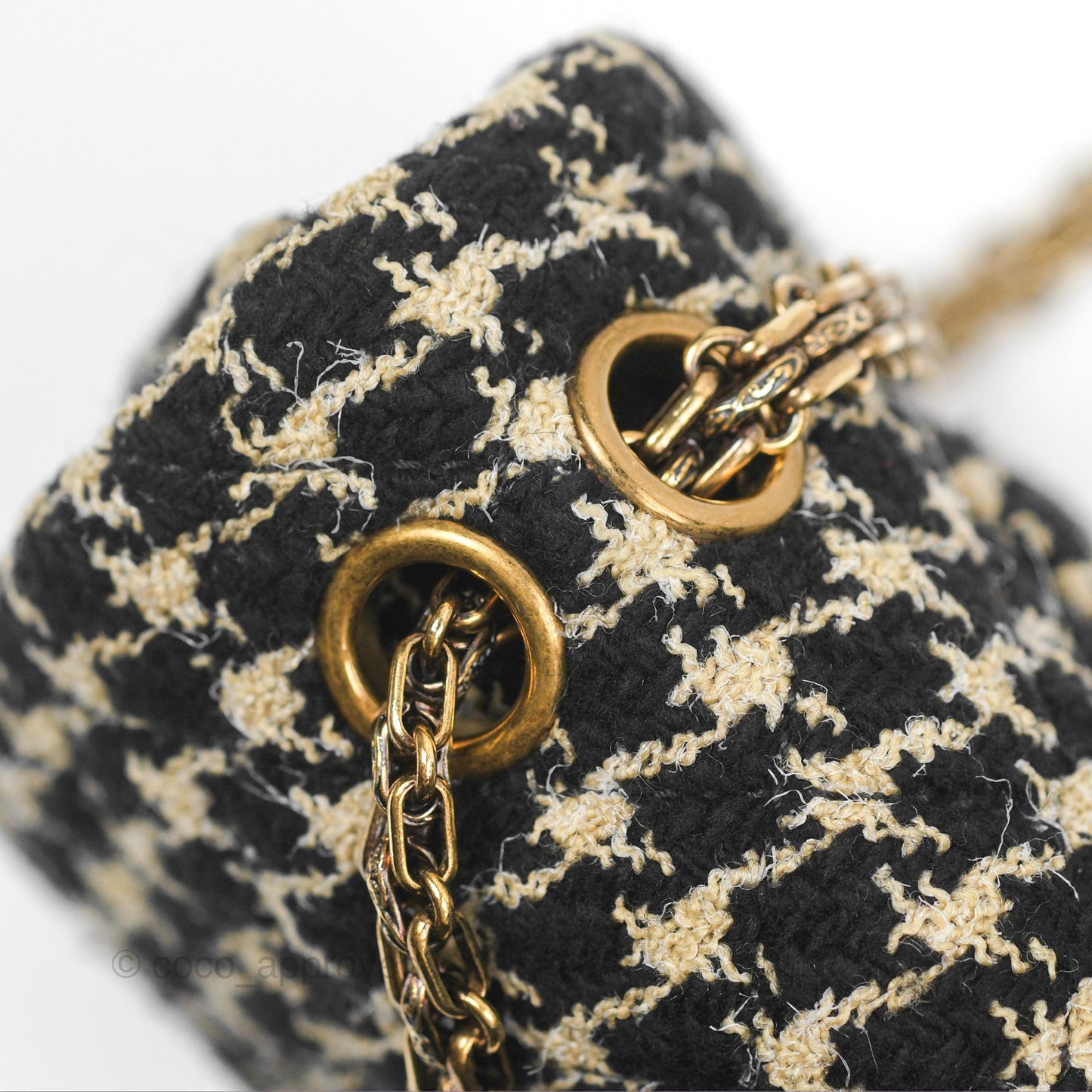Chanel Reissue 225 Flap Houndstooth Beige Black Fabric Antique Gold Hardware