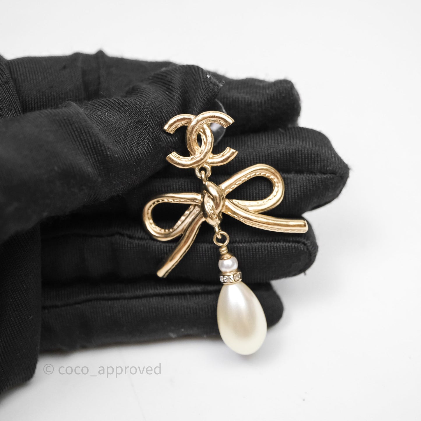 Chanel CC Pearl Drop Bow Earrings Gold Tone 22S