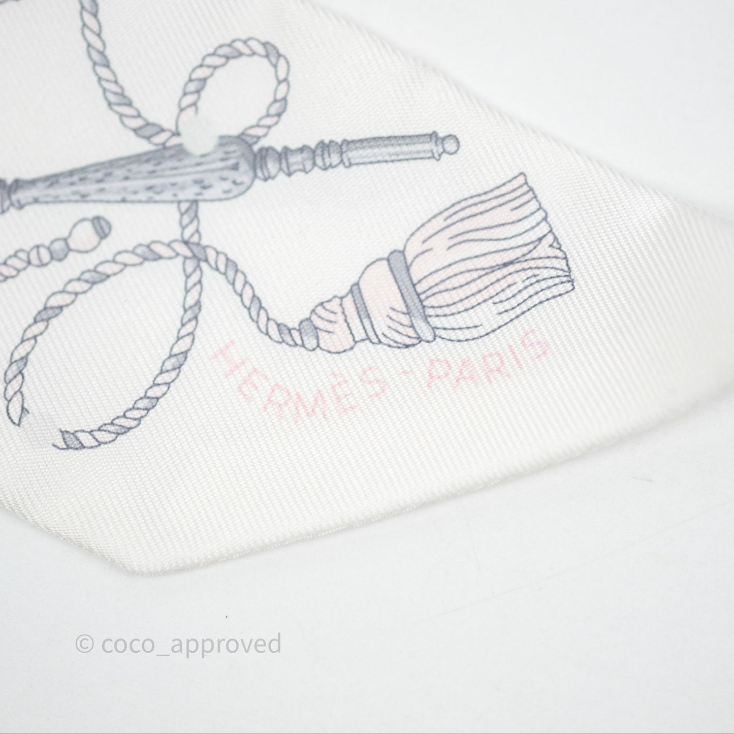 Hermès Les Cles A Pois Silk Twilly