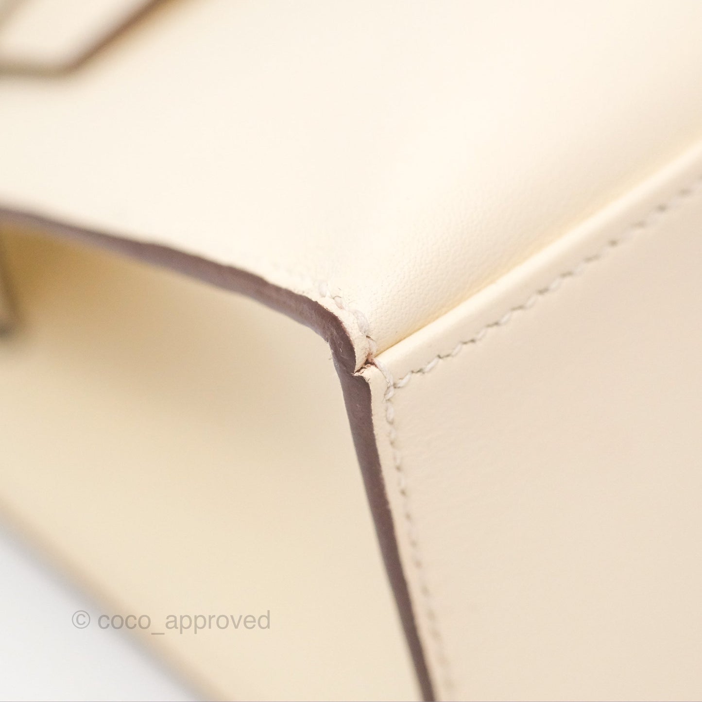 Hermès Kelly Mini Pochette Nata I2 Swift Gold Hardware