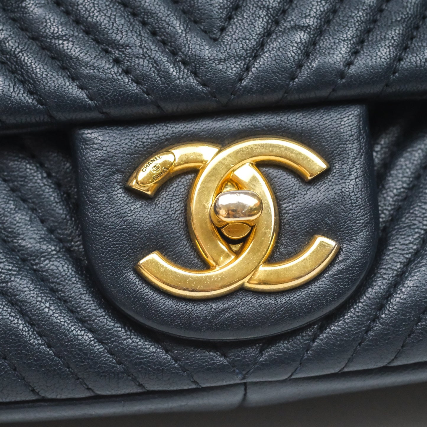 Chanel Medium Chevron Surpique Flap Navy Calfskin Aged Gold Hardware