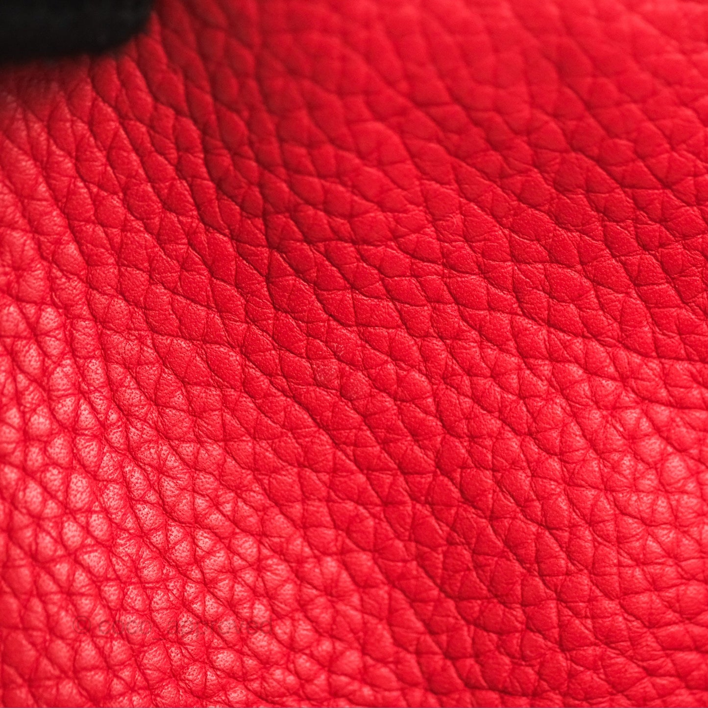 Hermès Lindy 26 Gold Taurillon Clemence Gold Hardware