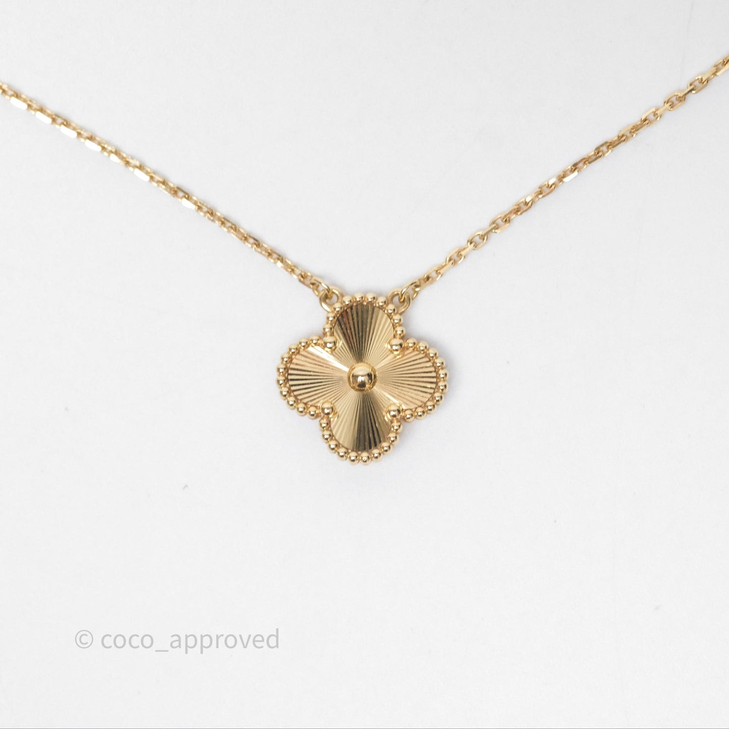 Van Cleef & Arpels Vintage Alhambra Pendant 18K Yellow Gold Guilloche