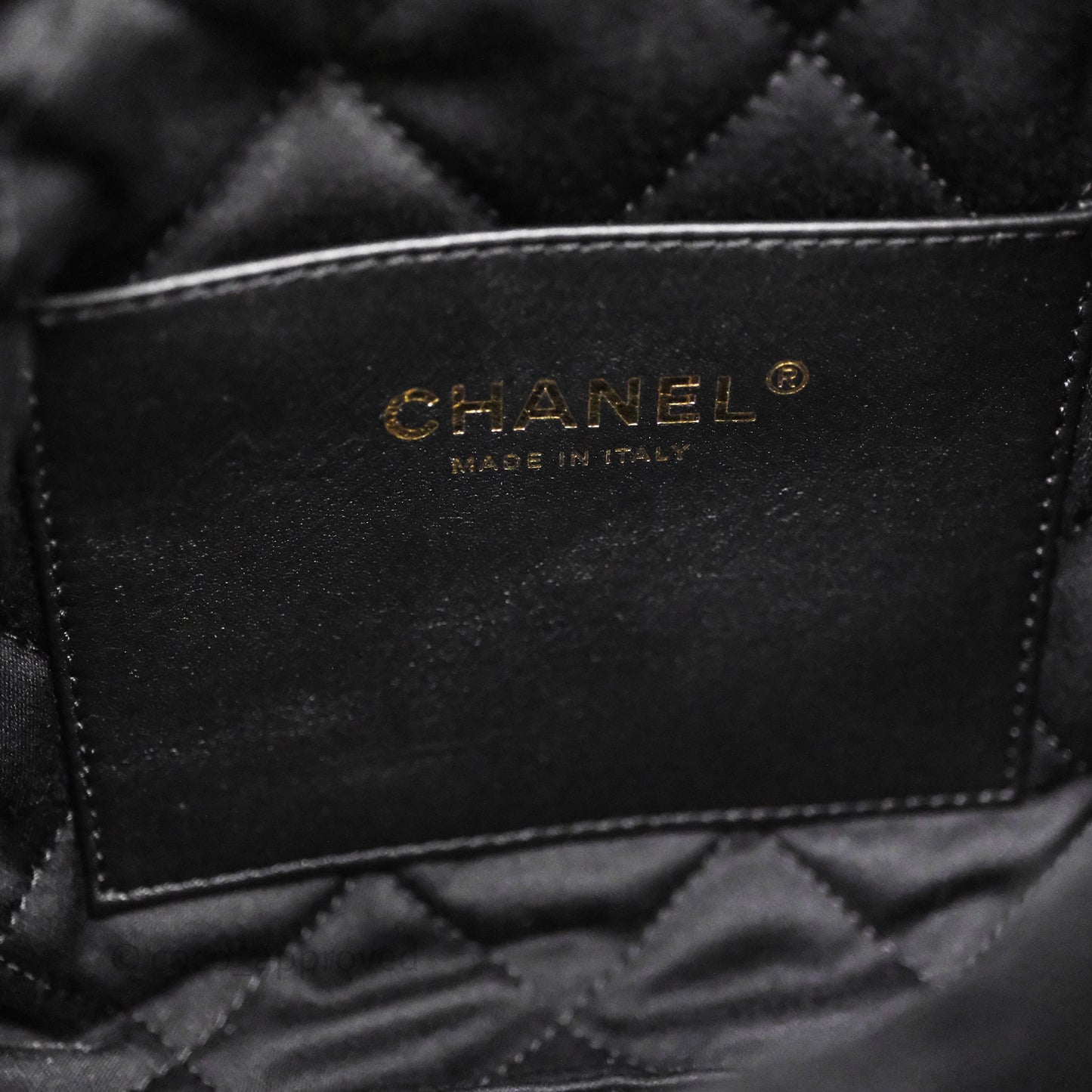 Chanel 22 Mini Bag Black Crumpled Calfskin Aged Gold Hardware