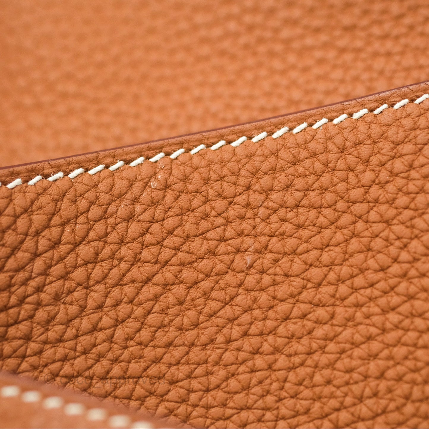 Hermès Kelly 28 Retourne Gold Togo Gold Hardware