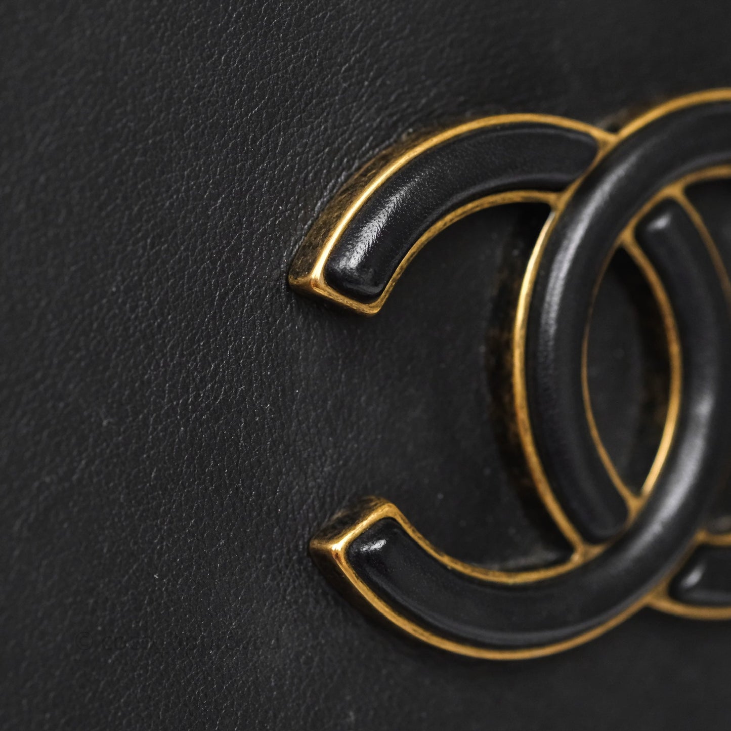 Chanel Coco Curve Vanity Black Calfskin & Goatskin Antique Gold Hardware