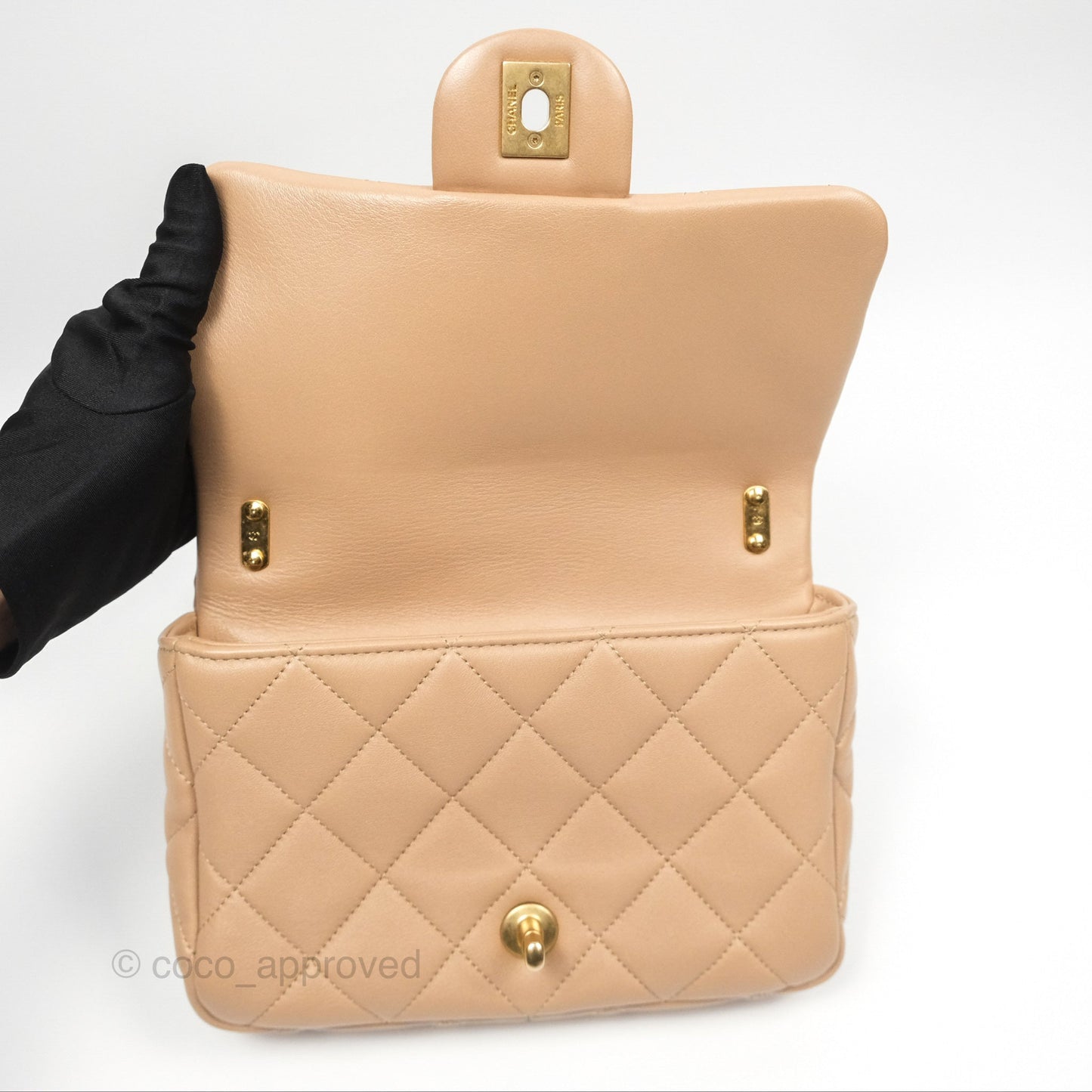 Chanel Small Chunky Chain Flap Bag Lambskin Beige Aged Gold Hardware 22S