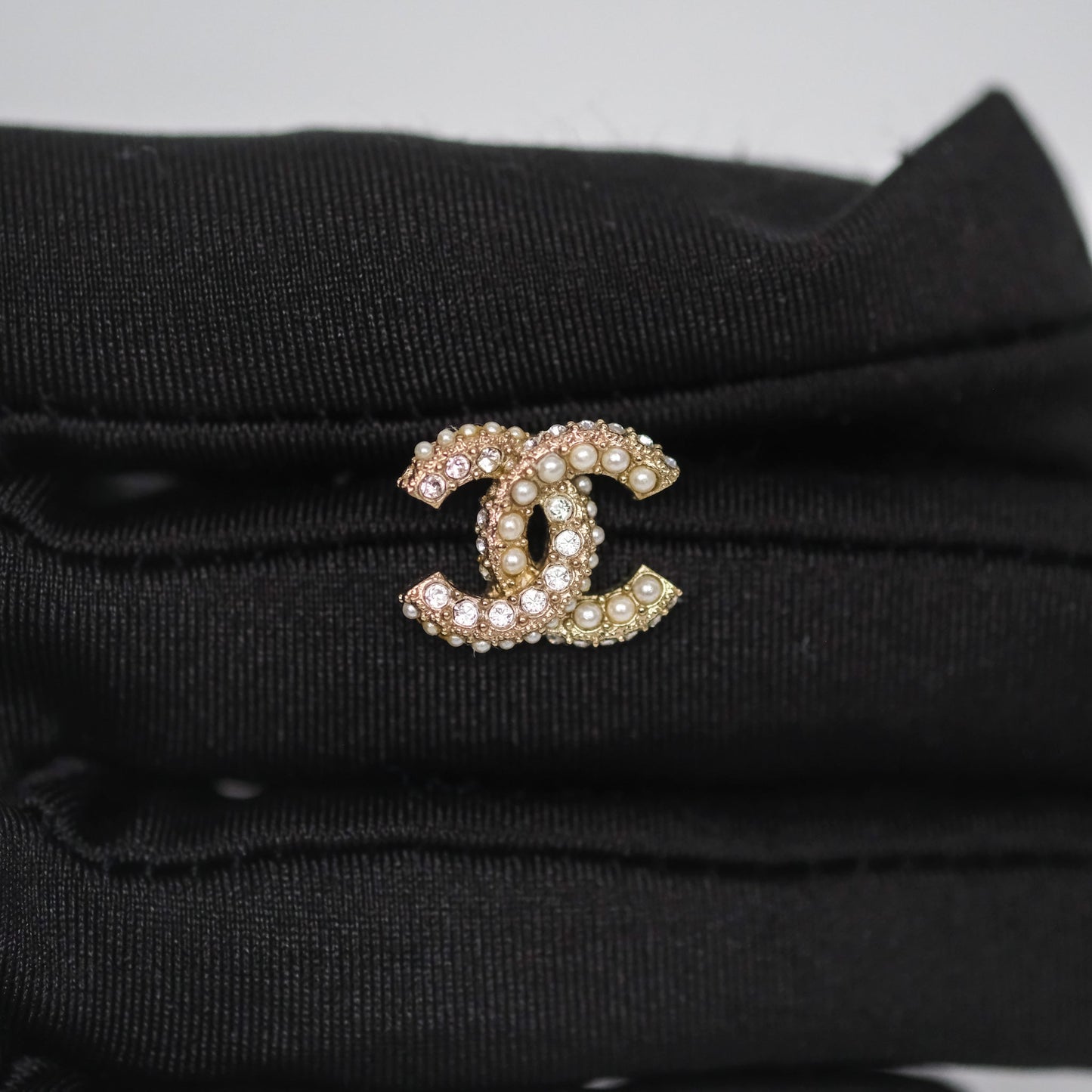 Chanel Crystal Pearl CC Earrings Gold Tone 22B