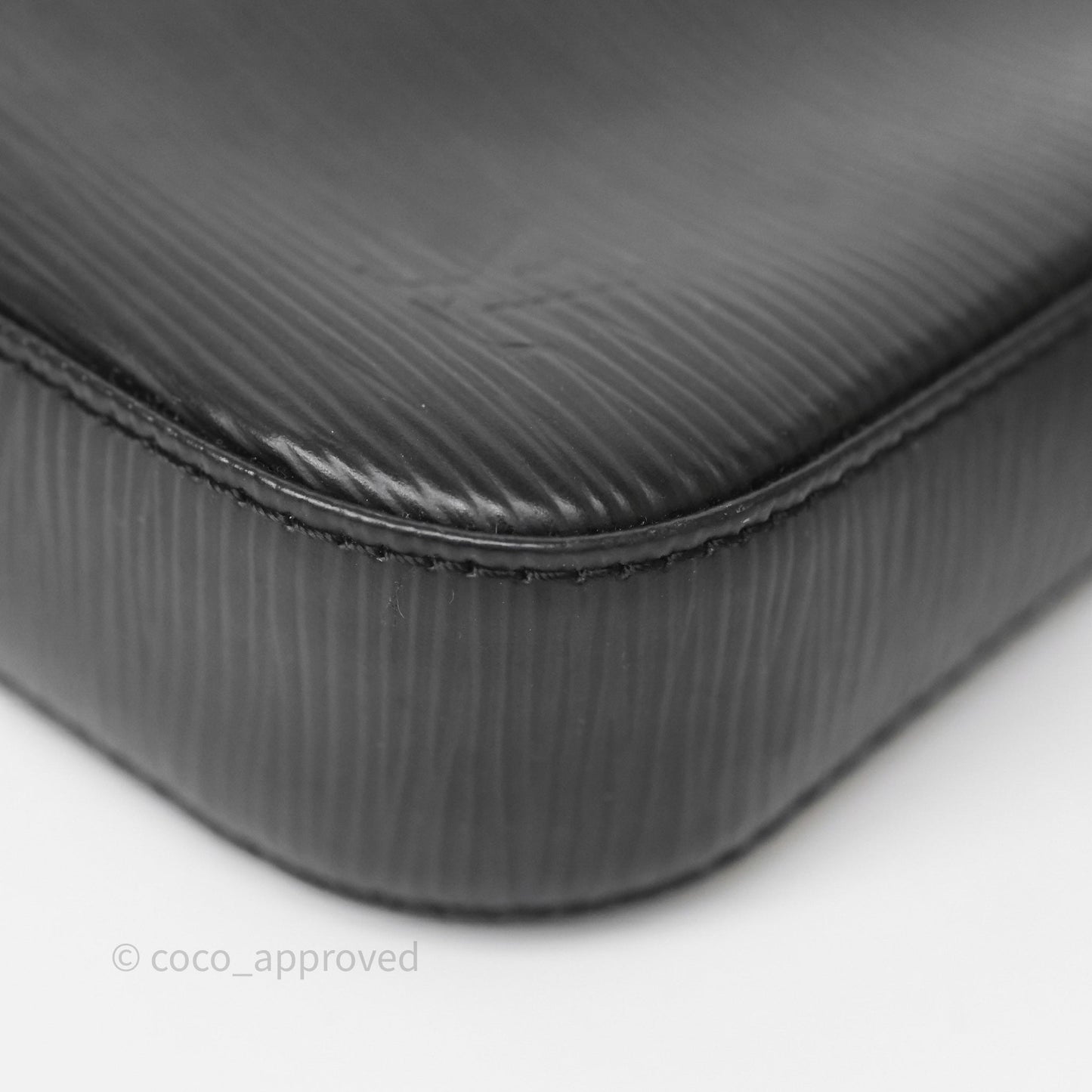 Louis Vuitton Pochette Black Epi