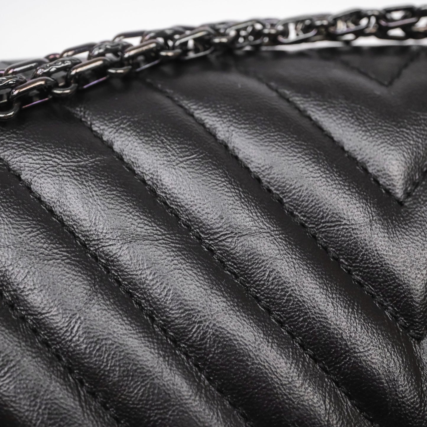 Chanel Reissue 225 Chevron Aged Calfskin So Black
