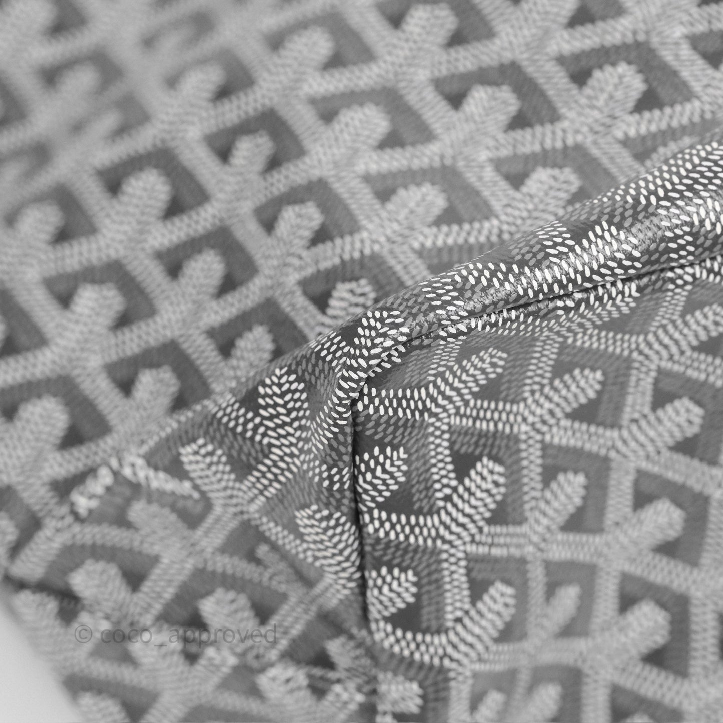 Goyard St Louis Tote PM ⁣⁣⁣⁣⁣⁣⁣⁣⁣⁣⁣⁣⁣⁣⁣⁣⁣⁣⁣⁣Grey