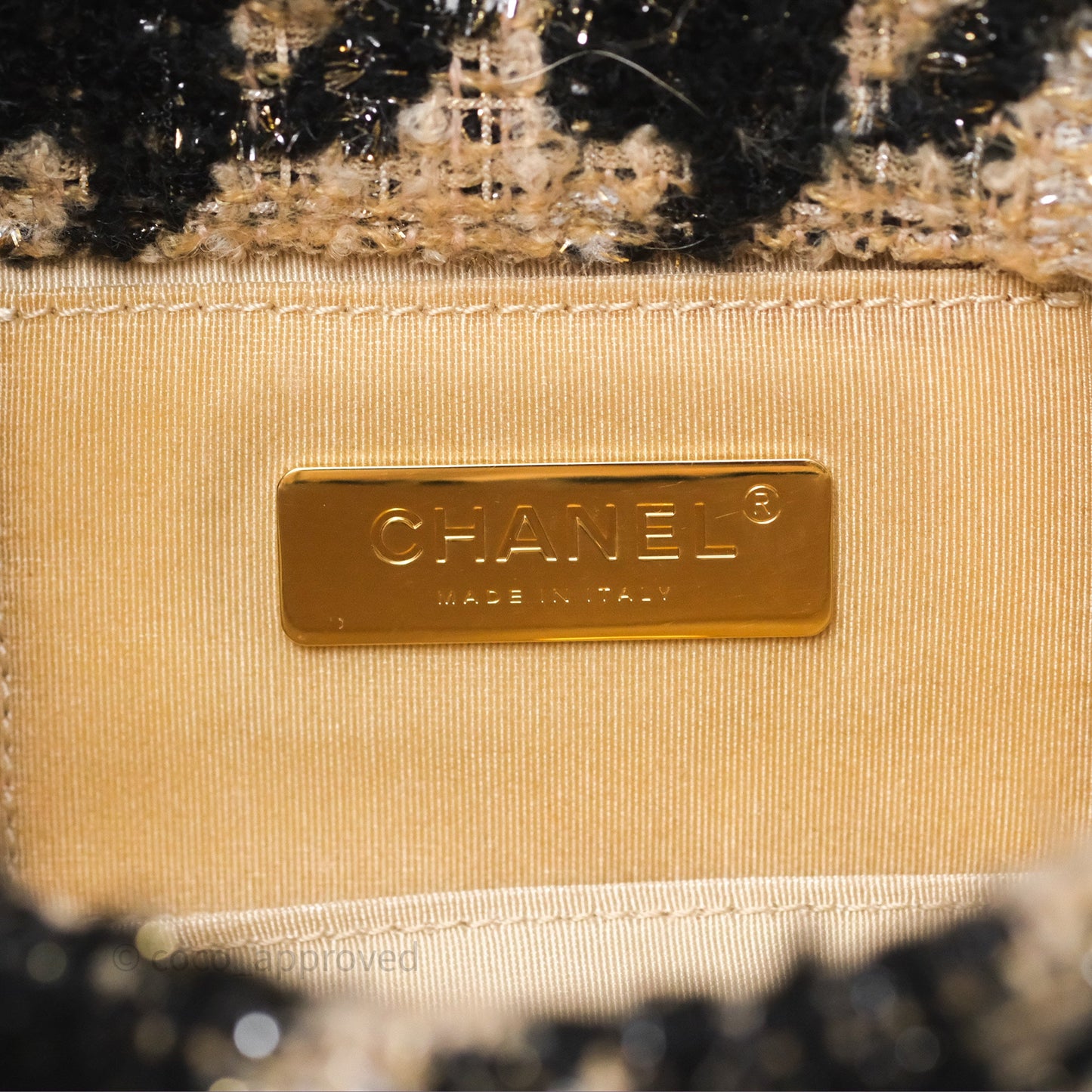 Chanel 19 Waist Bag Tweed Houndstooth Black Beige Mixed Hardware 19K