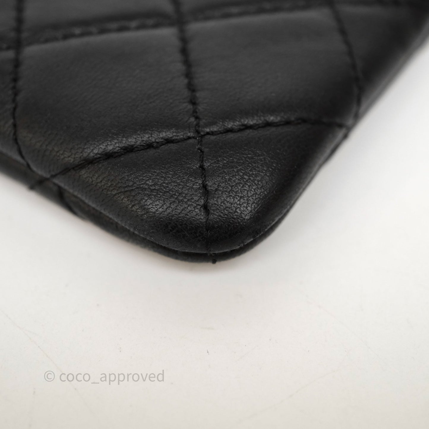 Chanel Classic Zipper O Case Black/ White Gold Hardware