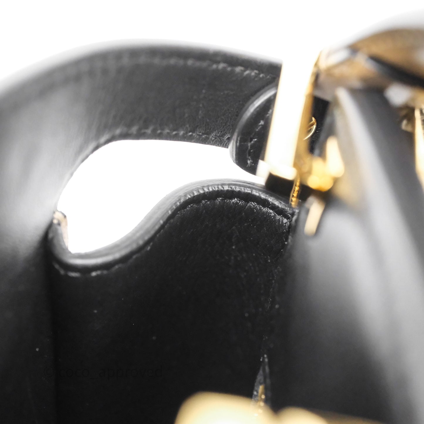 Fendi Peekaboo Iconic Essentially Bag Calfskin Beige