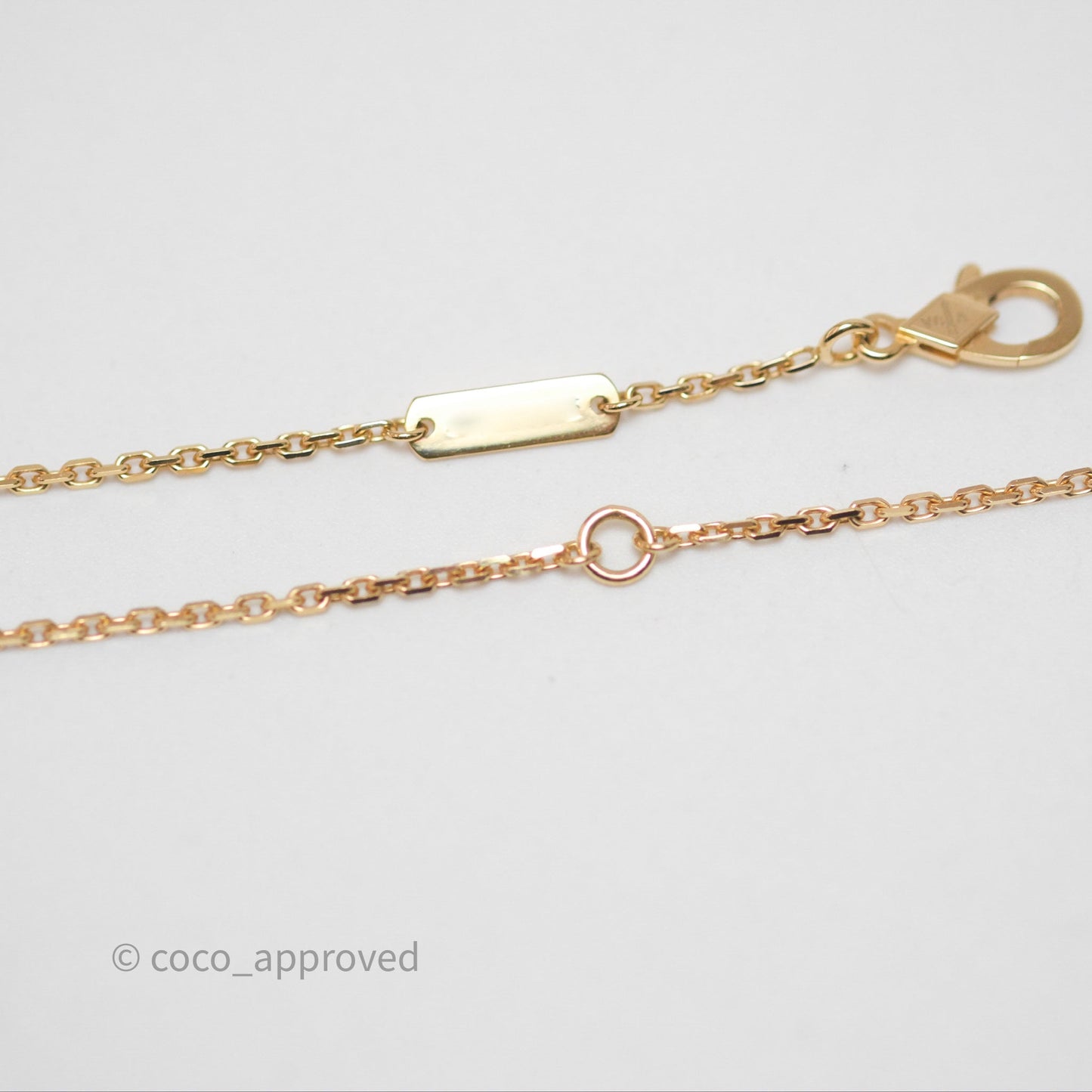 Van Cleef & Arpels Vintage Alhambra Pendant 18K Yellow Gold Guilloche