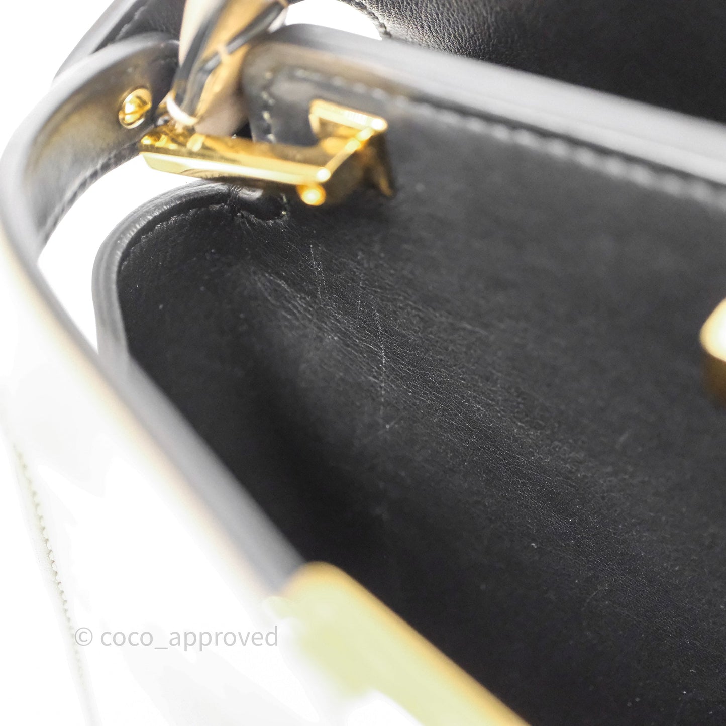 Fendi Peekaboo Iconic Essentially Bag Calfskin Beige