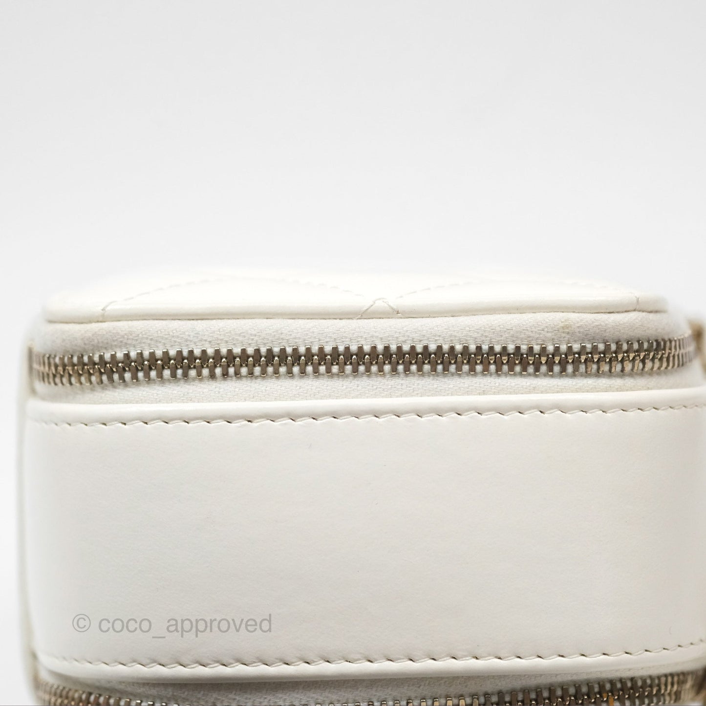 Chanel Top Handle Quilted Vanity Case White Shiny Lambskin Good Hardware