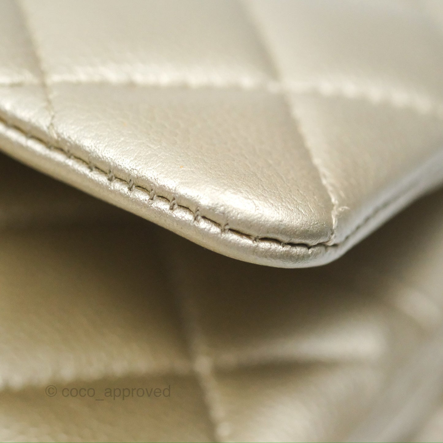Chanel Classic M/L Medium Flap Quilted Gold Caviar Gold Gold Hardware