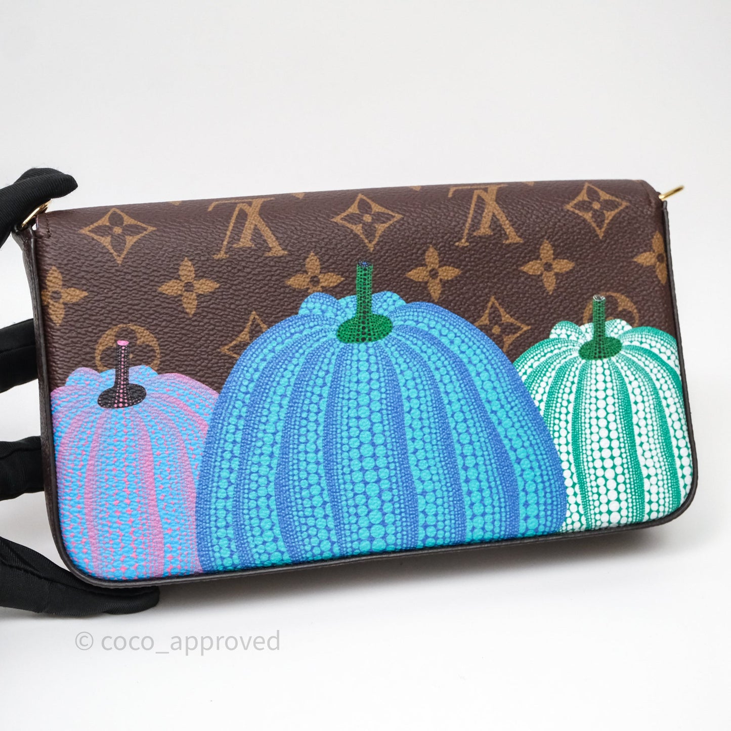Louis Vuitton X Yayoi Kusama Pochette Felicie in Monogram Pumpkins