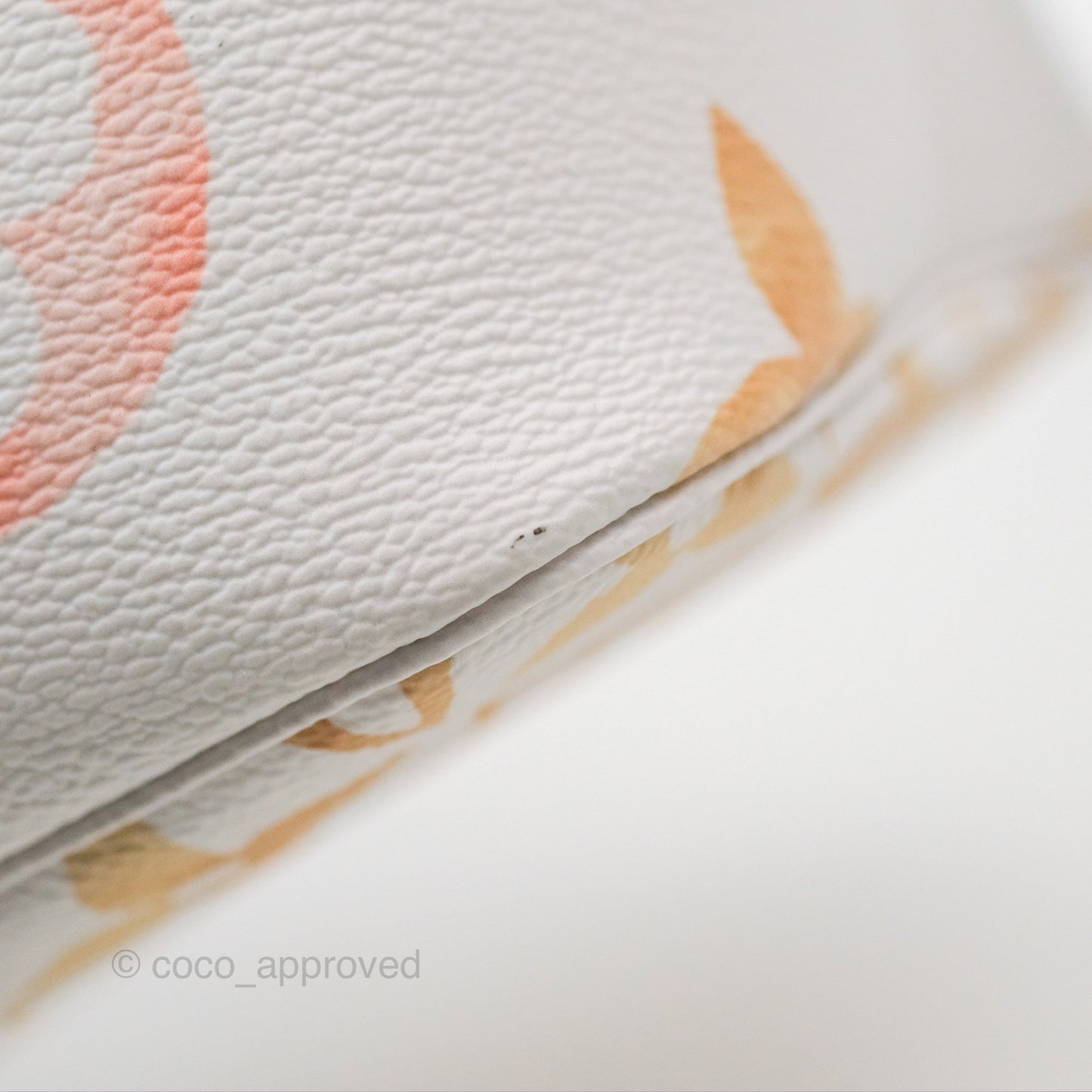 Louis Vuitton Monogram Giant Neverfull MM Beige