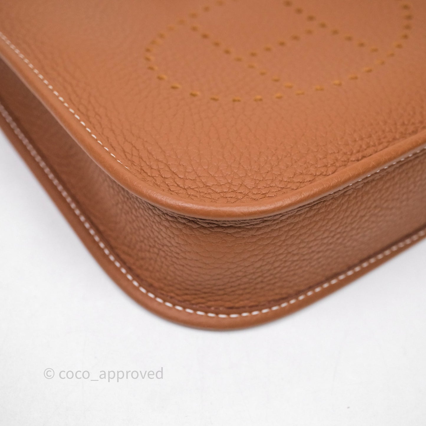 Hermès Mini Evelyne 16 Gold 37 Clemence Gold Hardware