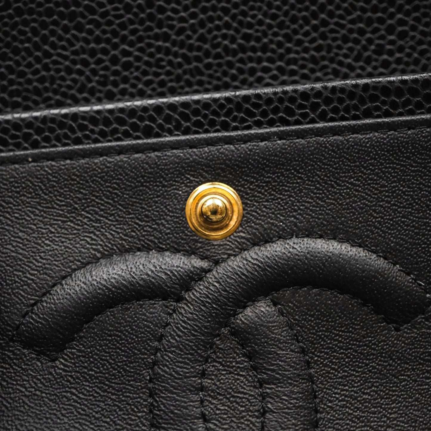 Chanel Classic M/L Medium Flap Quilted Black Caviar Gold Hardware