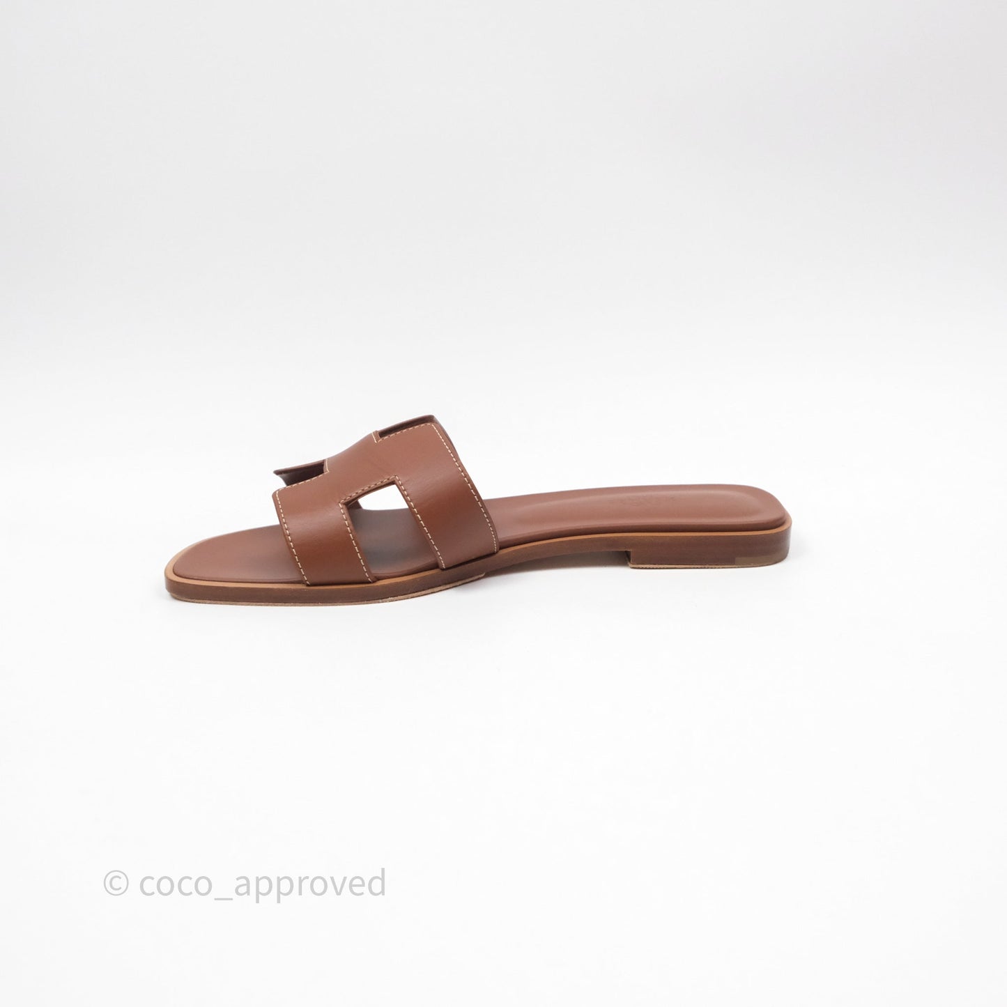 Hermès Oran Sandals in Gold Size 39