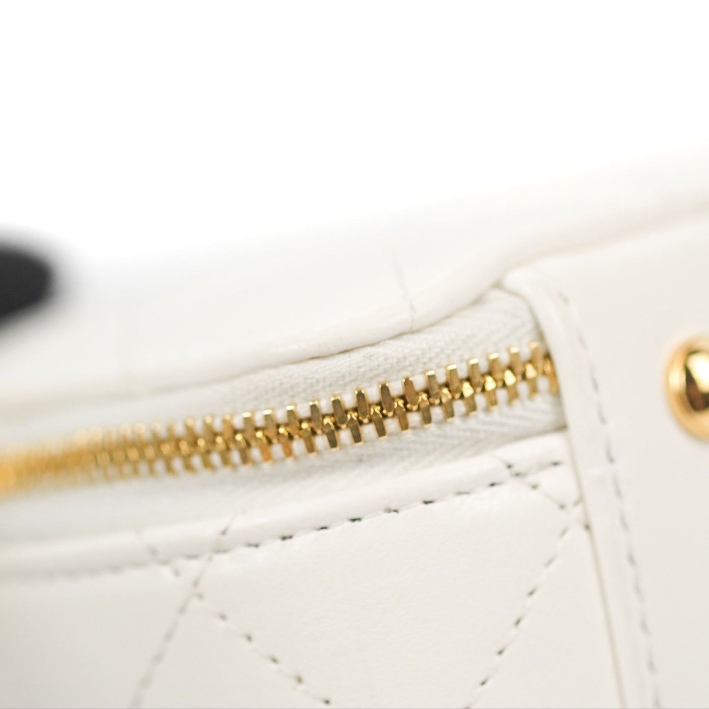 Chanel Small Clutch With Chain White Lambskin Gold Hardware 23C