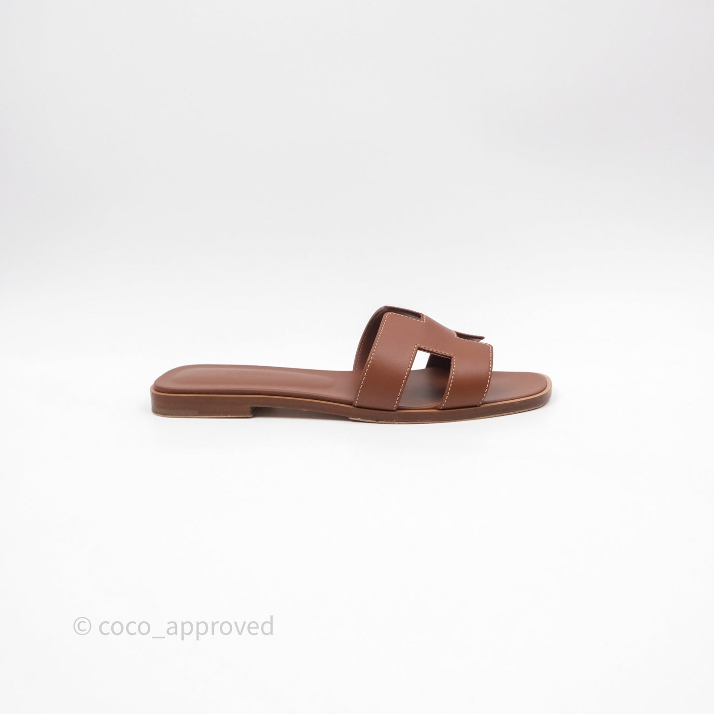 Hermès Oran Sandals in Gold Size 39