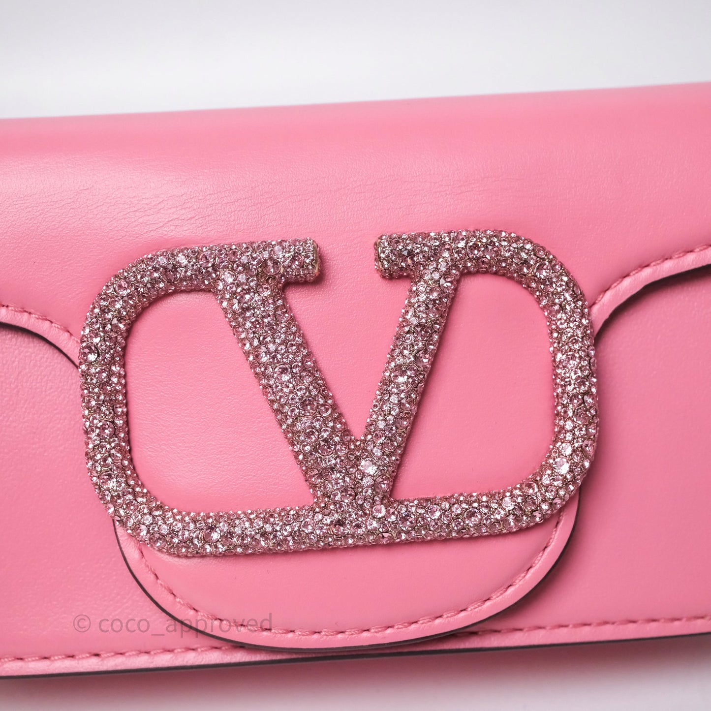 Valentino Garavani Locò Small Shoulder Bag Pink Calfskin Gold Hardware