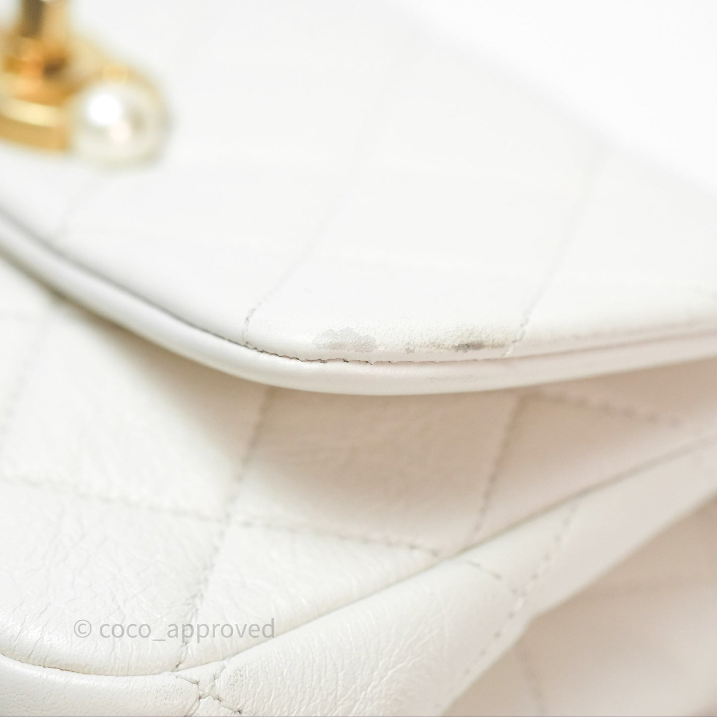 Chanel Quilted Pearl Flap Bag White Shiny Crumpled Calfskin Aged Gold Hardware 22C