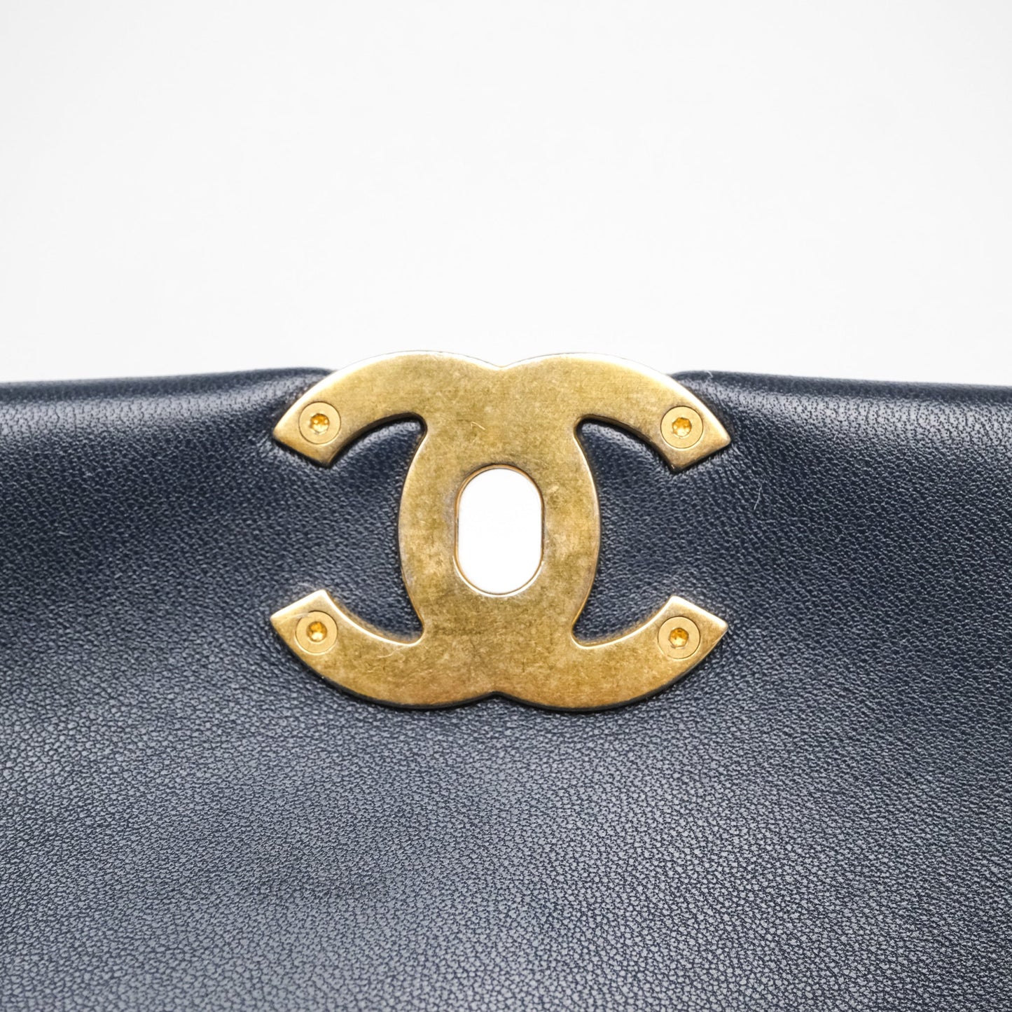 Chanel Quilted Entwined Chain Bag Navy Lambskin Aged Gold Hardware 21P