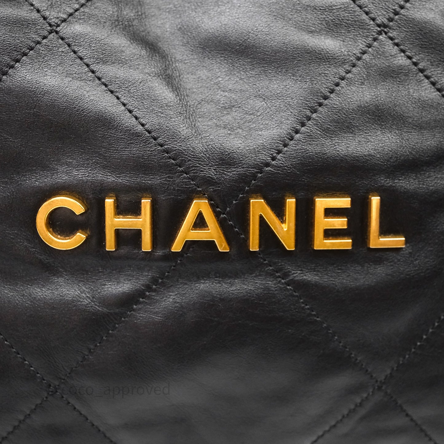 Chanel 22 Bag Medium Black Crumpled Calfskin Aged Gold Hardware