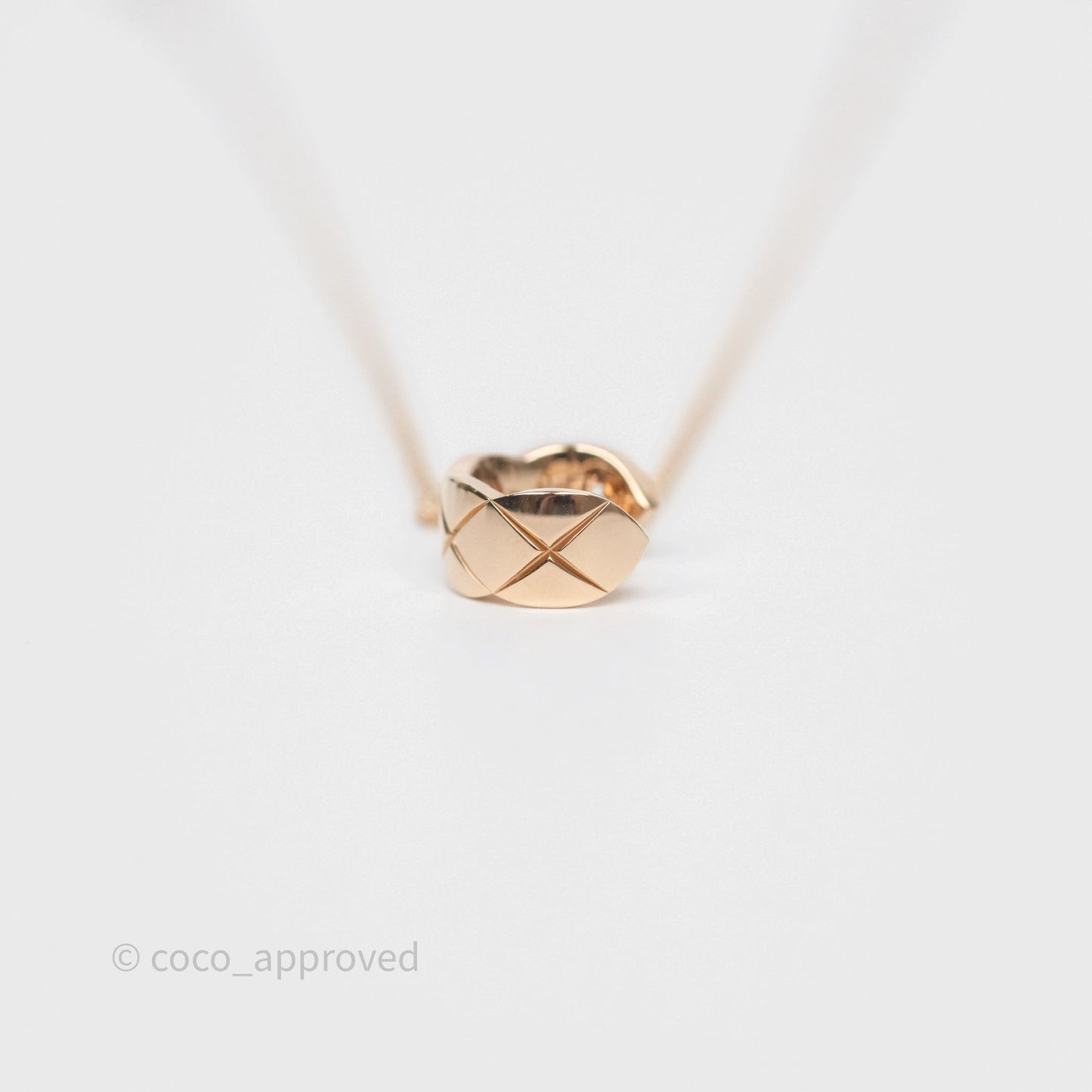 Chanel Coco Necklace Diamonds Beige Gold